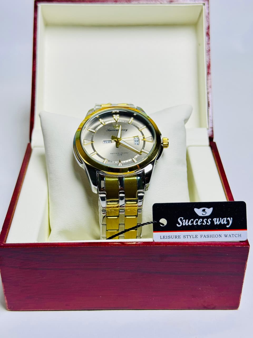 Sucees way men's watch gold and silver day and date