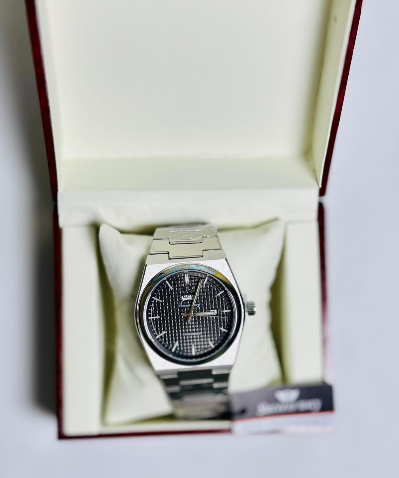 Success way men's watch silver day and date